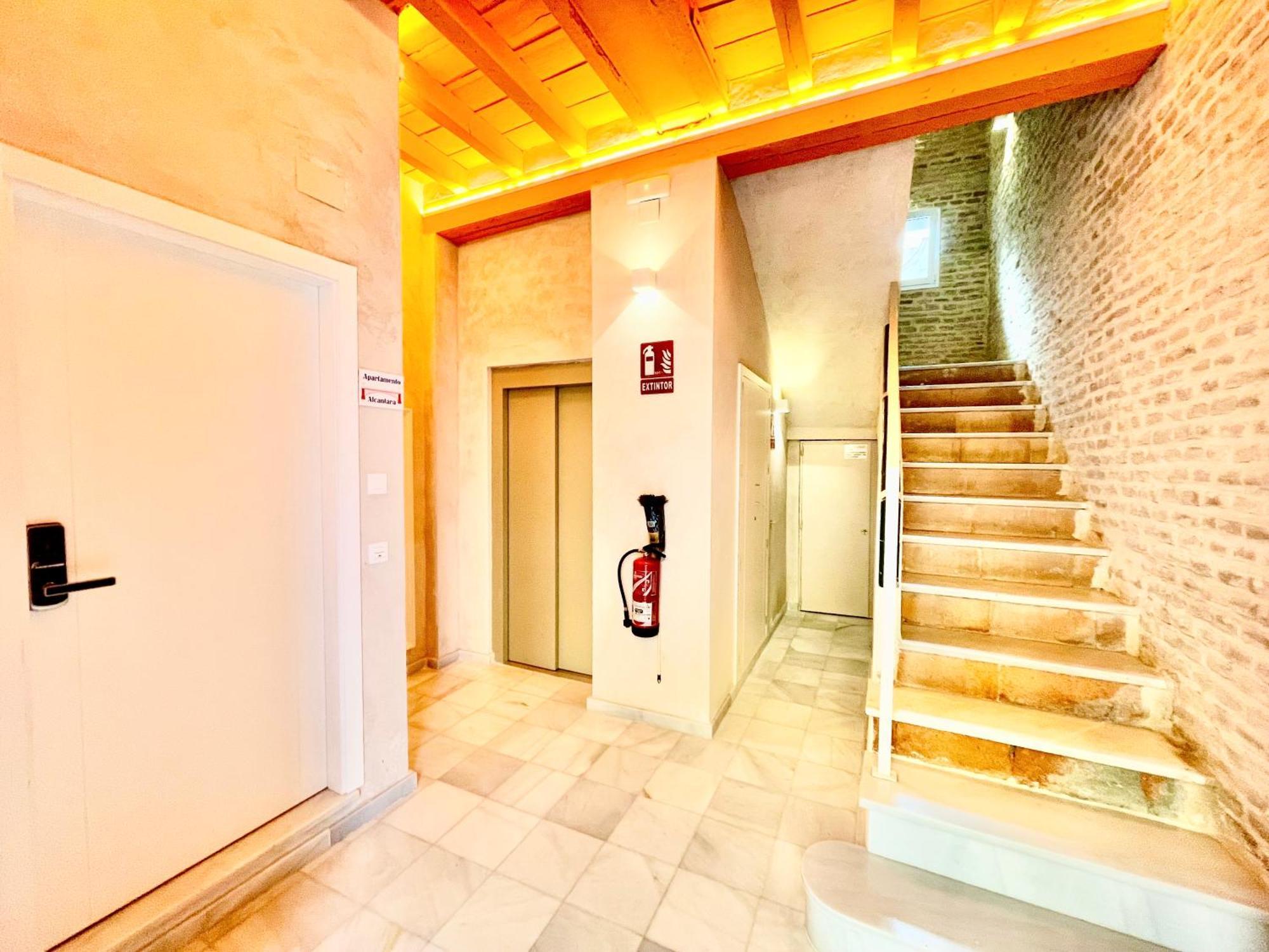 Click Triana Apartment Seville Exterior photo